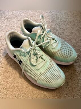 Women’s Size 11 Under Armour Sneakers